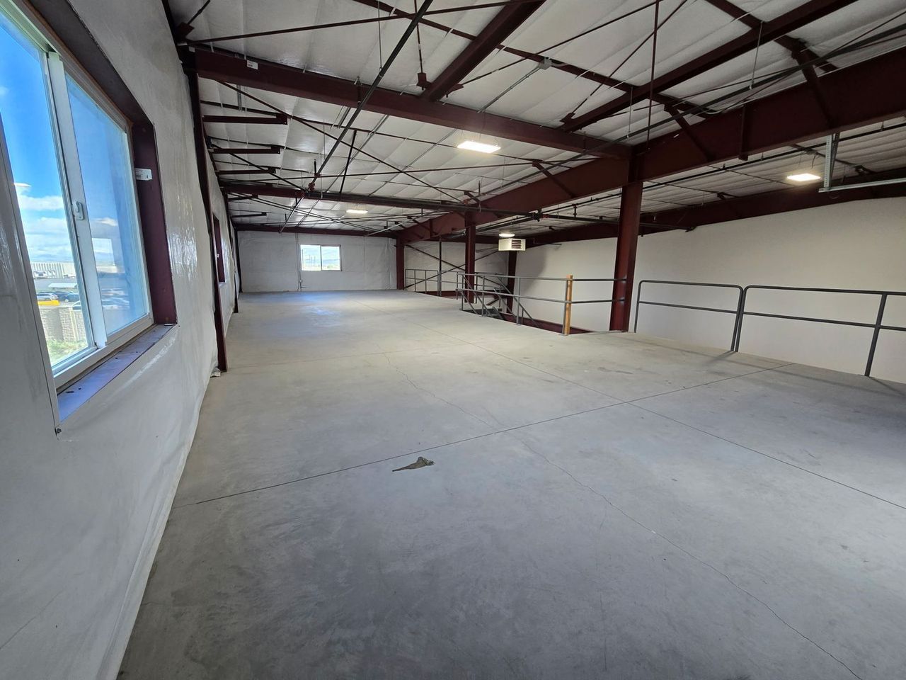 Main image 6