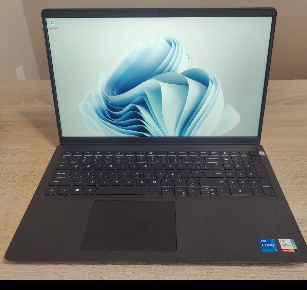 Dell Inspiron 15 3511 i3-1135G7 16GB 238GB SSD Iris Xe 15.6" Win11 Home Black