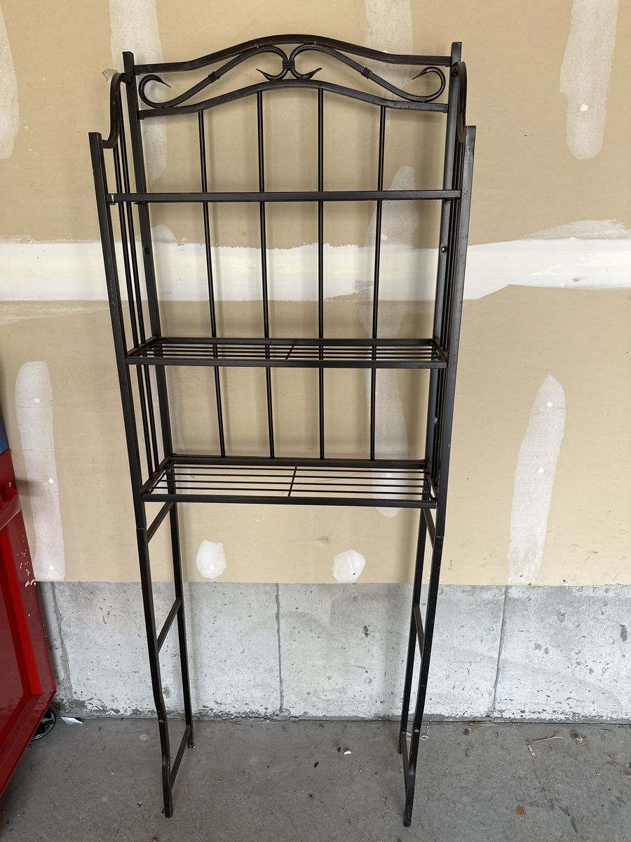 Metal storage shelf