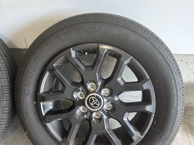 2023 Toyota Tundra OEM Wheels & Tires – Like New