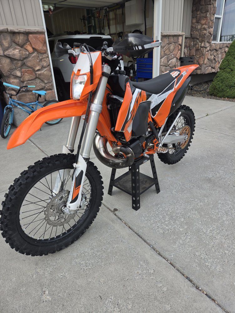 2016 KTM 300 XCW Dirt Bike - Excellent Condition, Low Hours,