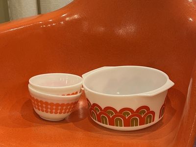 Set of 3 vintage Pyrex bowls