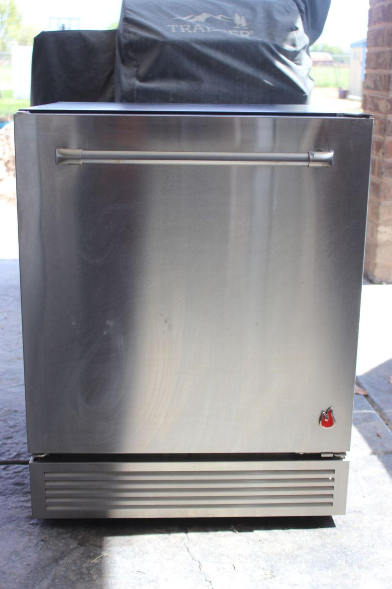 Outdoor Portable Refrigerator