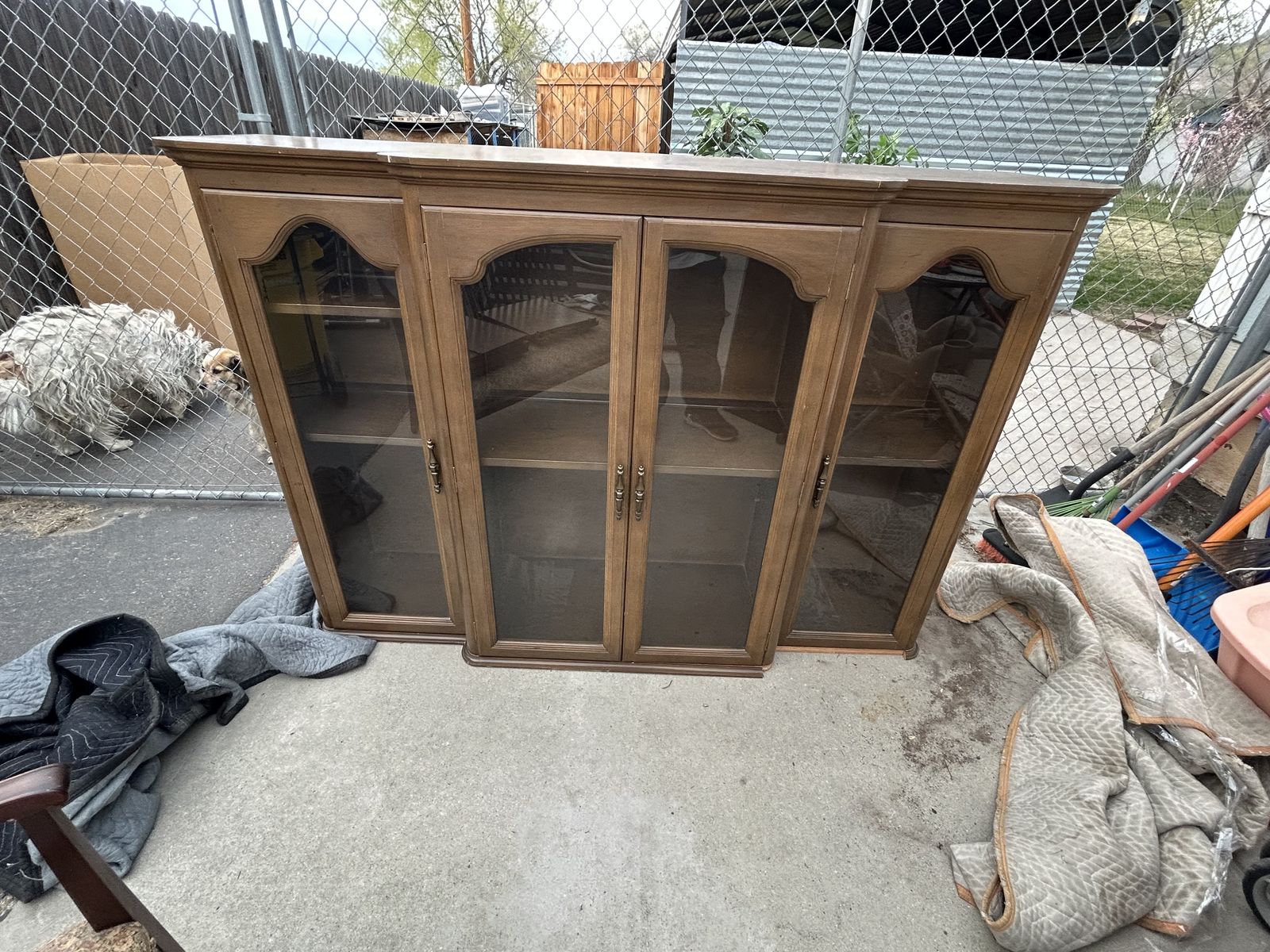 Cabinet/hutch