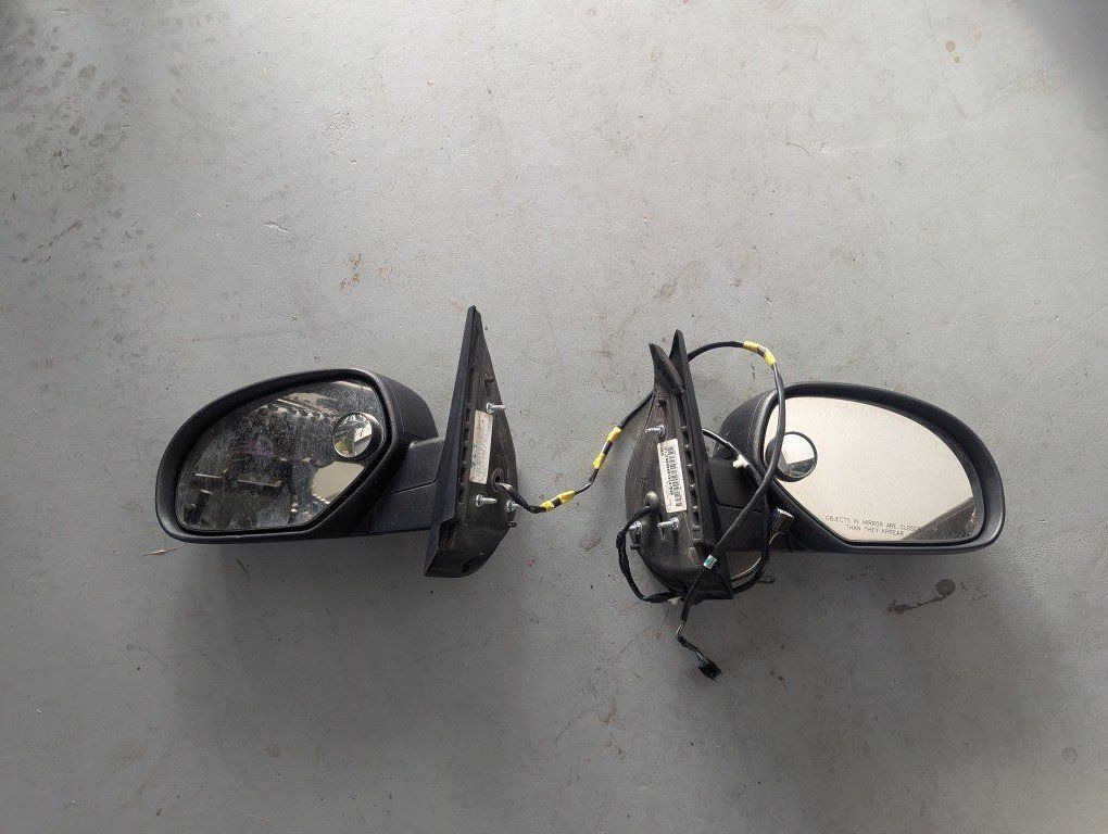 Chevy/GMC Suburban/Tahoe/Yukon ect. mirrors