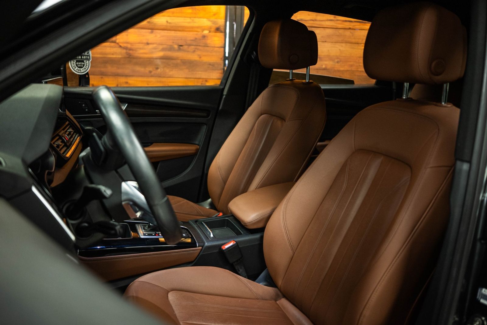 Main image 10