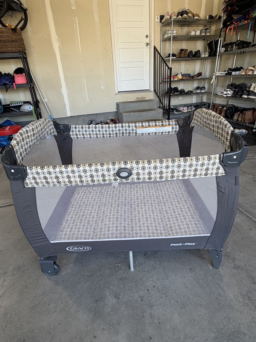 Graco pack n play