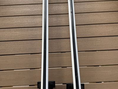 Thule AeroBlade Edge Roof Rack Crossbars – Raised Rail Mounts – Silver, 4 feet in length and good condition