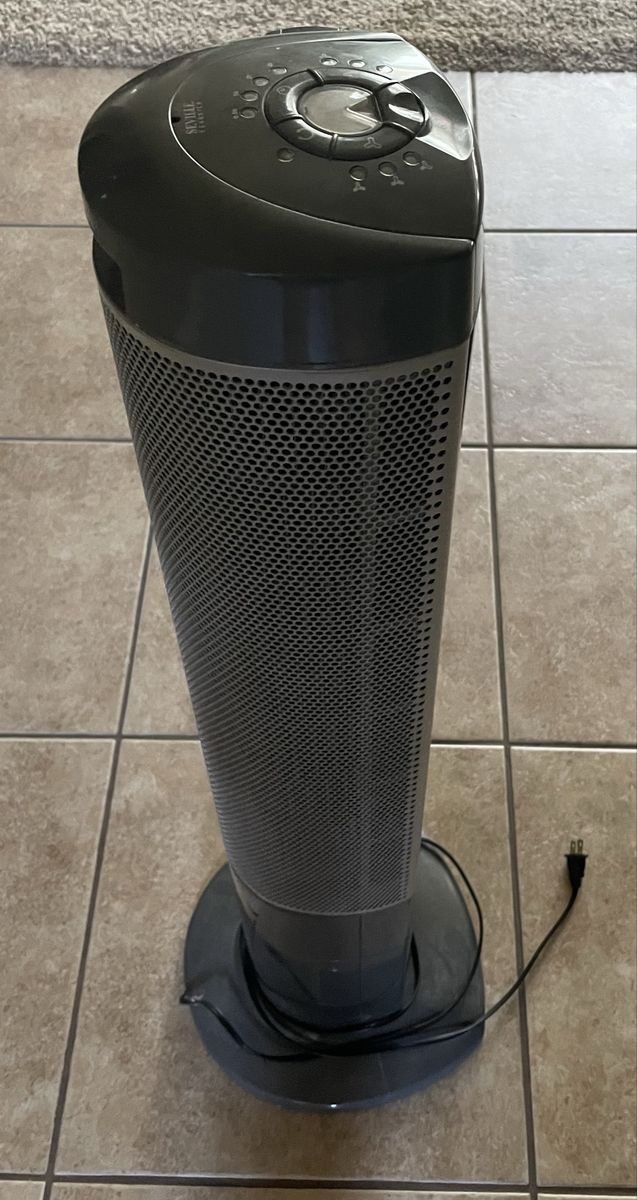 Seville Classics UltraSlimline 40" Oscillating Tower Fan with Remote Control, Gray