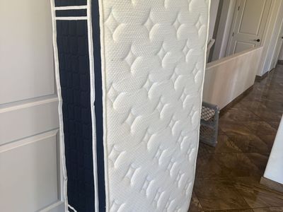 Twin like new $100