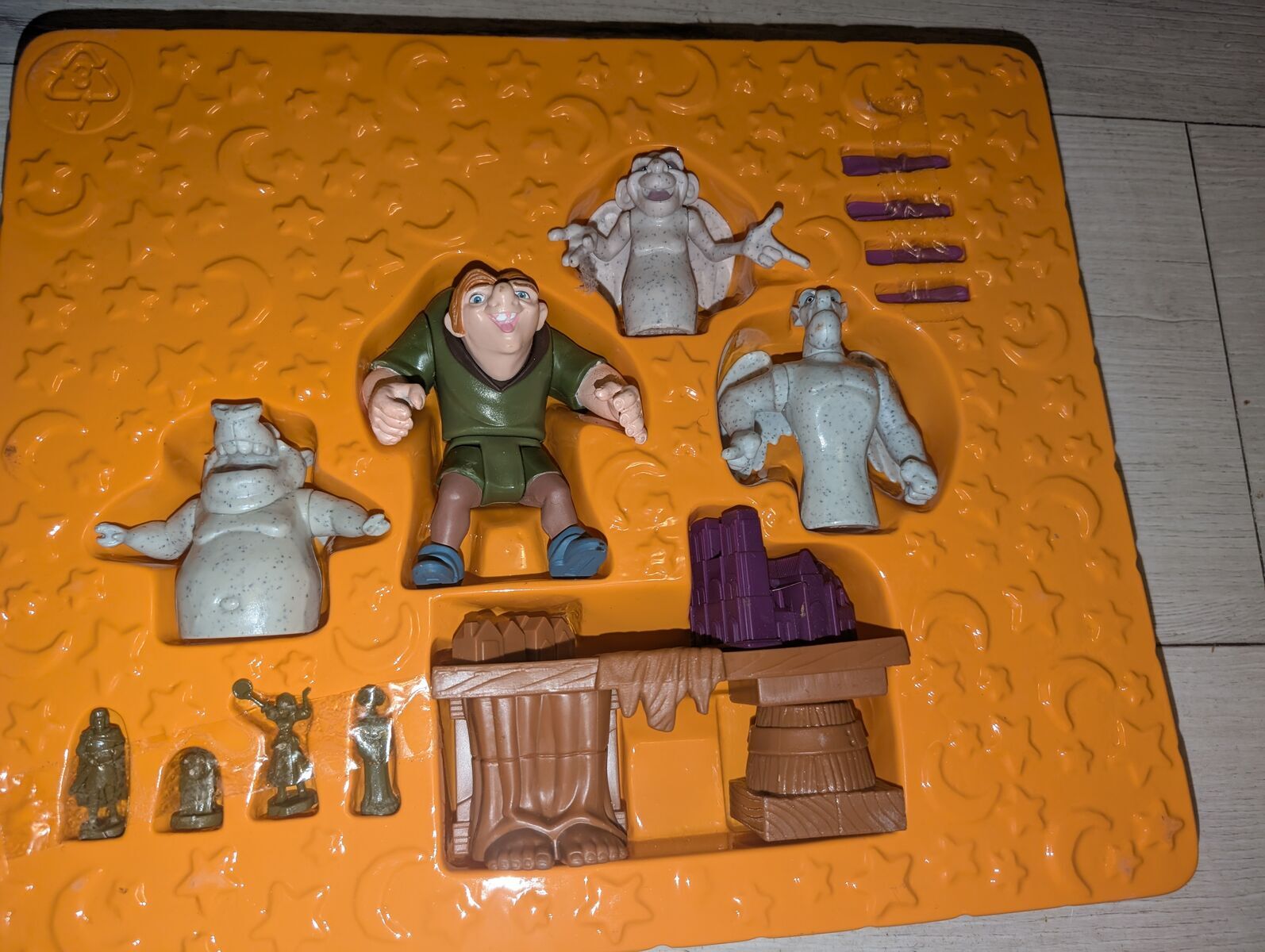 Vintage 90s Disney Hunchback Of Notre Dame Movie Gargoyles & Quasimodo Action Figure Set