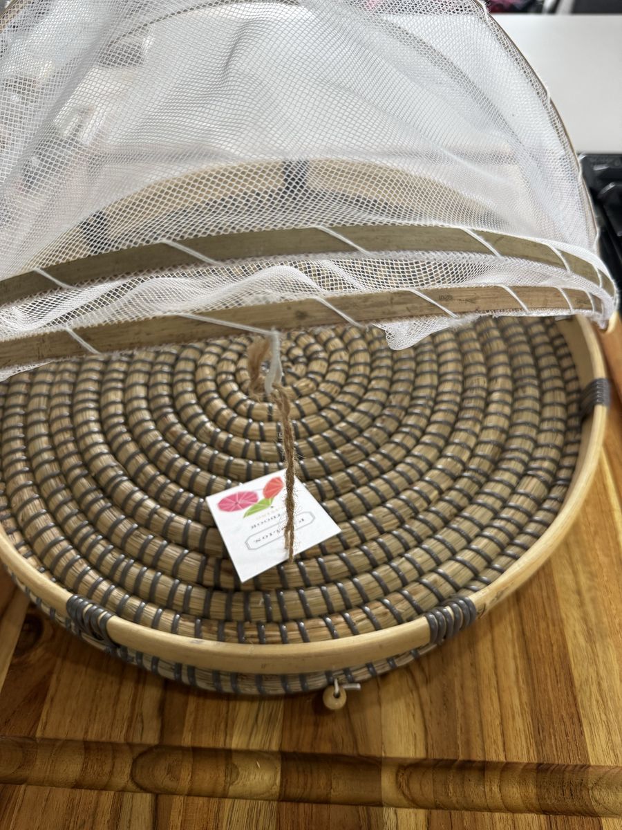 Bamboo Food Serving Tent Fruit Basket Tray Meal Table Serve with Cover $9.95