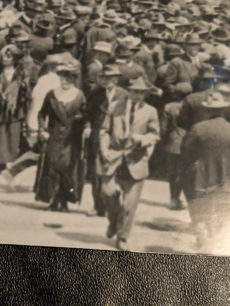 Main image 10
