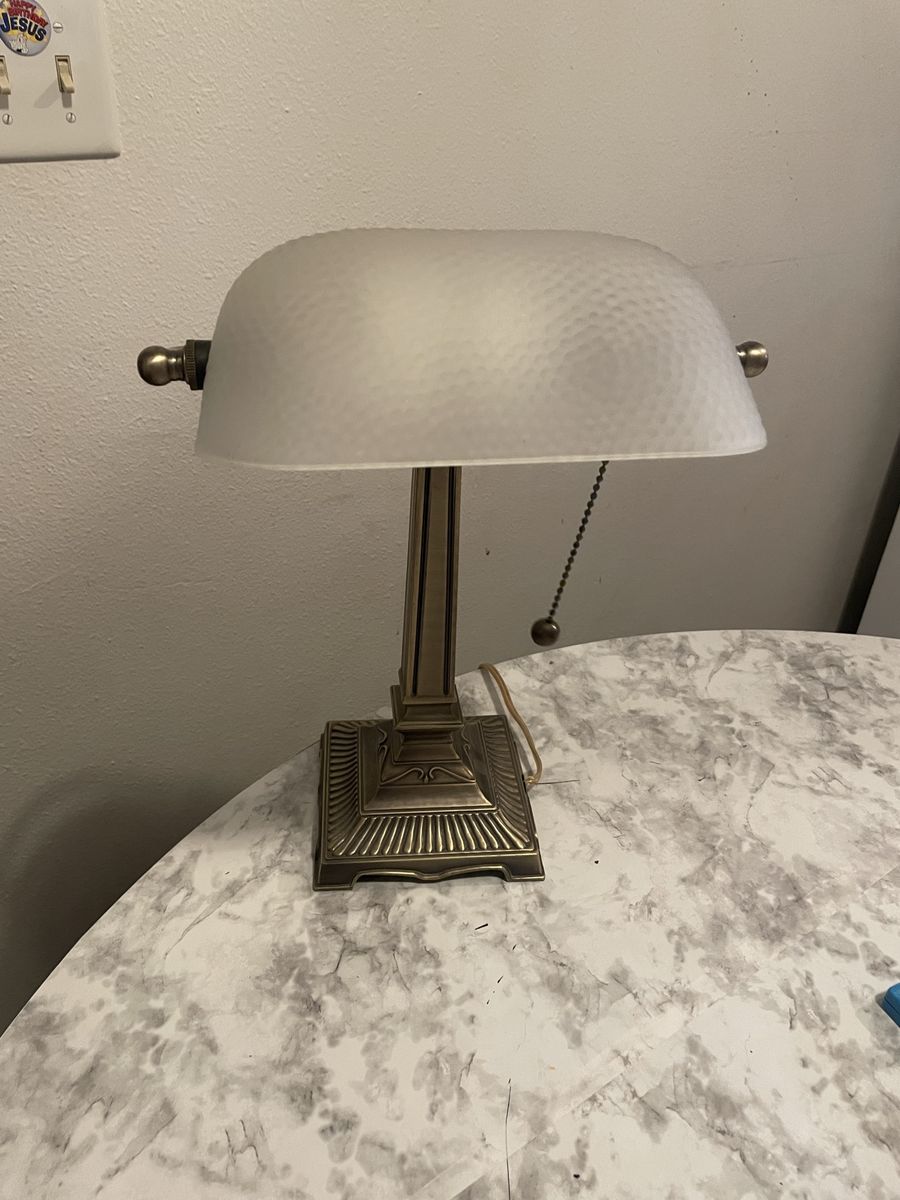 Vintage Style Banker Desk Lamp with Frosted Hammered Glass Shade