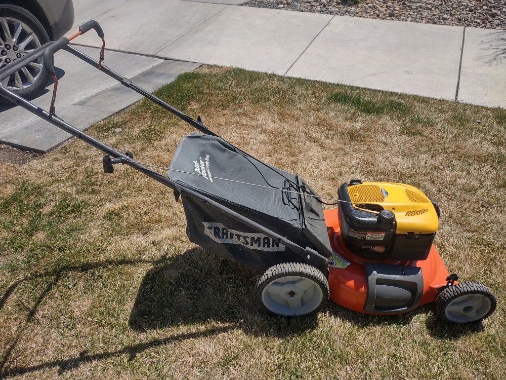 Lawn mower "Craftsman"  PUSHING