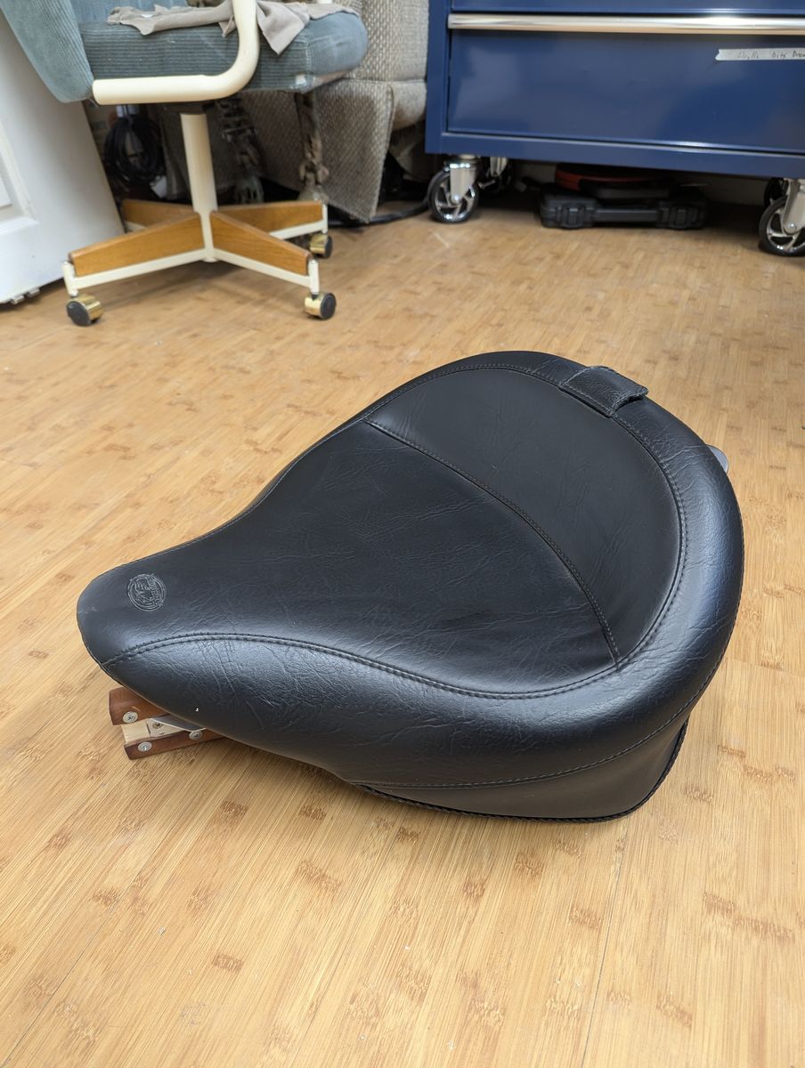 Mustang seat for Softail