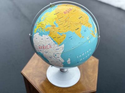 Fantastic extra large 16” World Globe on stand. Vintage Replogle Basic Beginner
