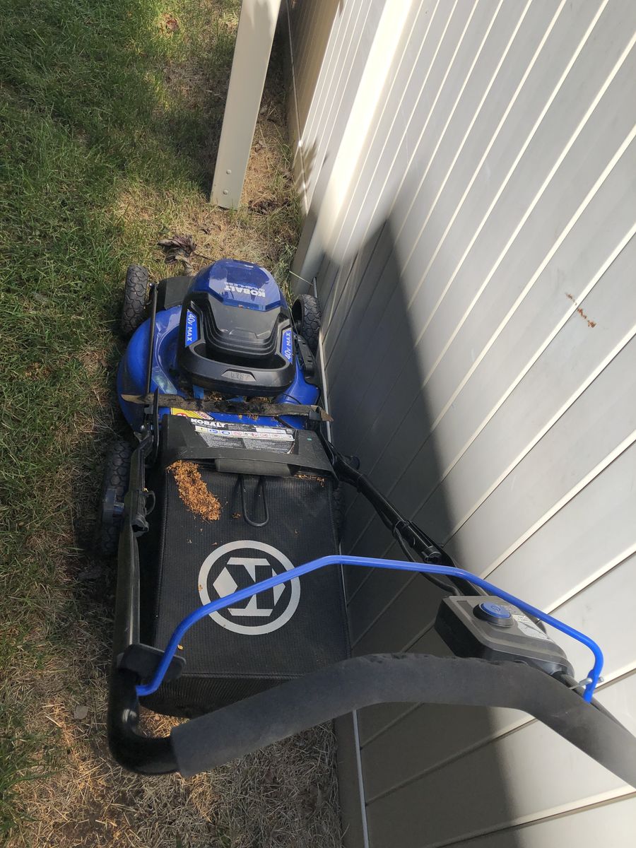 Kobalt 40-volt Max 20-in Cordless Push Model #KM 2041B Mower (READ)