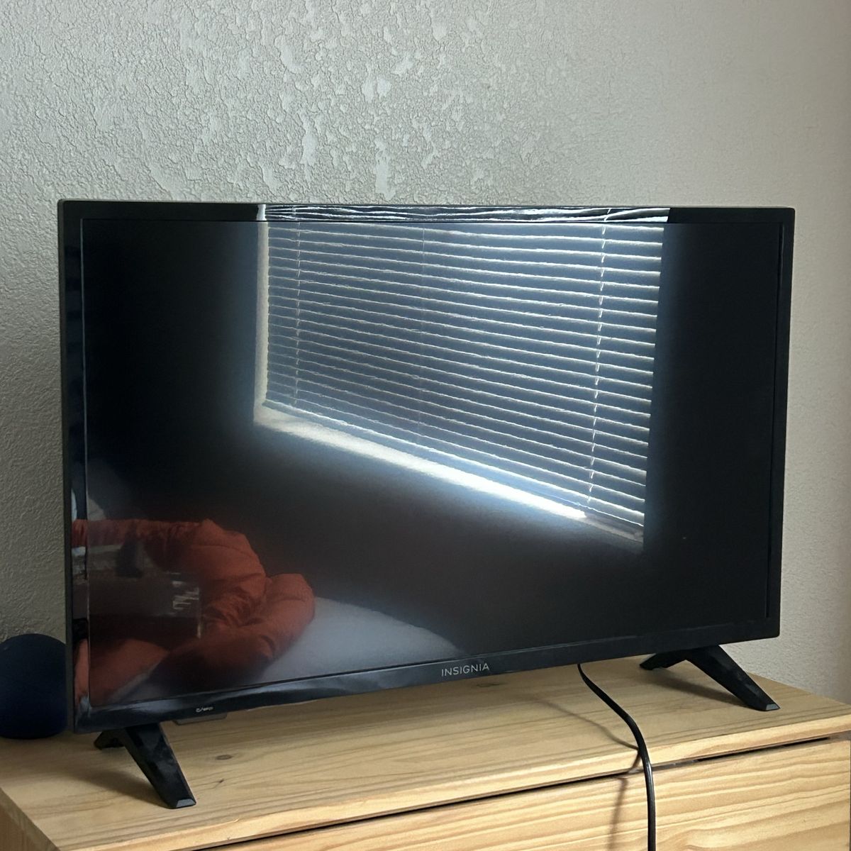 32 inch Insignia TV