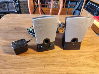 Harman Kadon multi-media speakers. Sounds great and work perfect.