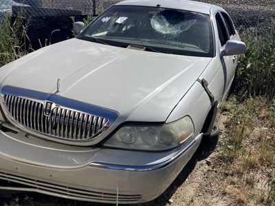 2004 Lincoln town car