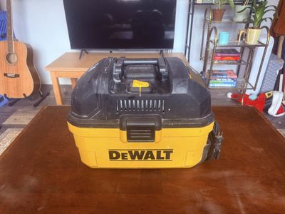 DeWalt Wet/Dry Shop Vac 4 Gallon – Strong Suction, Compact (DXV04T)