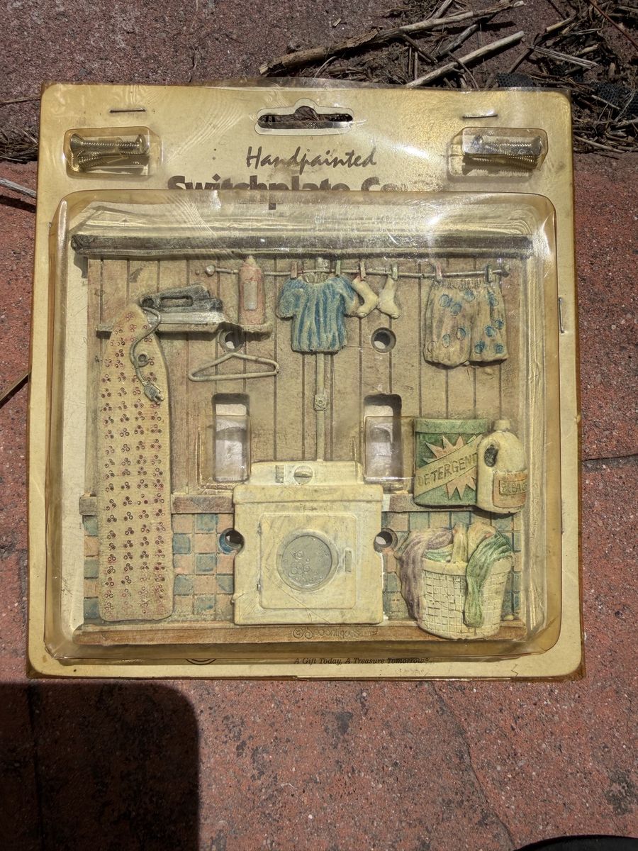 Spoonsiques Handpainted Laundry Room Switchplate Cover Resin New in Package