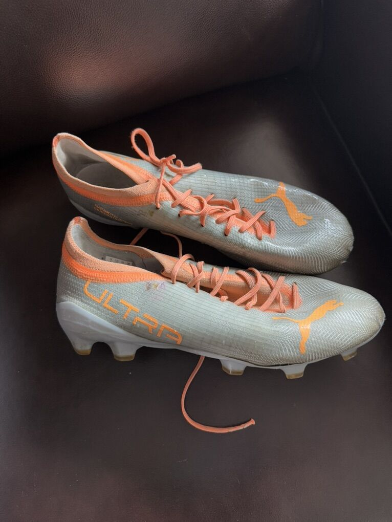 Puma Ultra Football Cleats Size 9