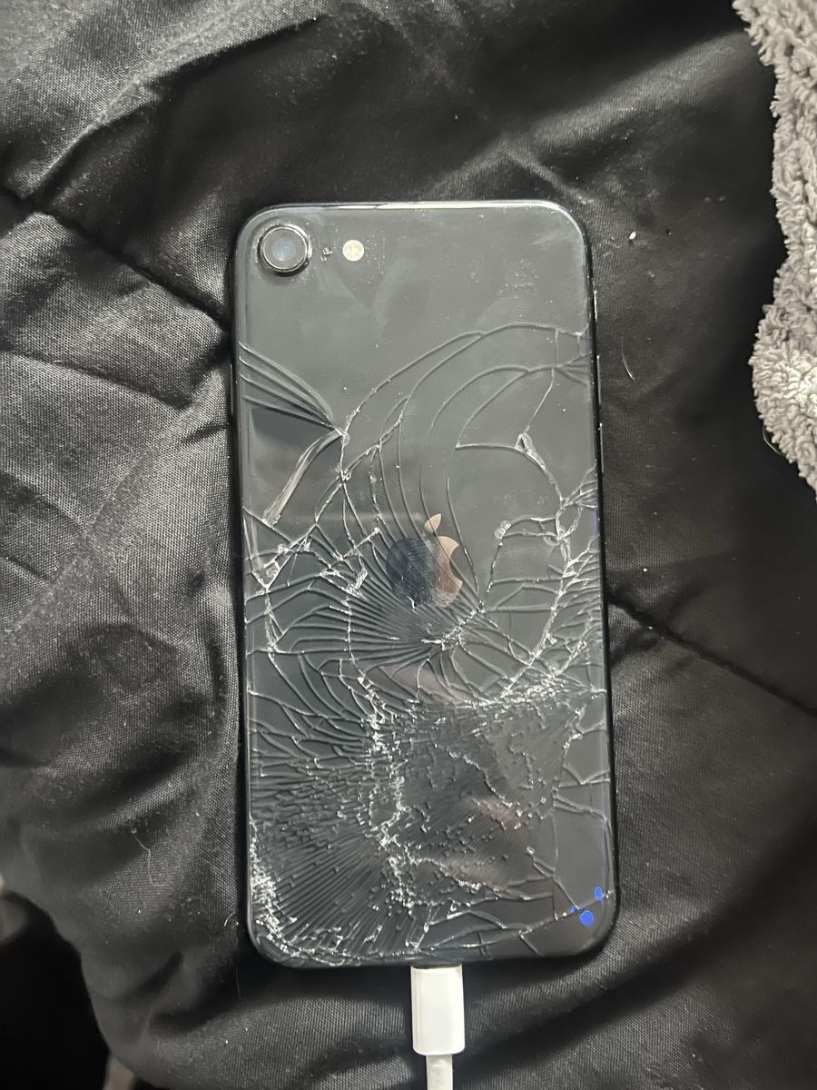 Apple iPhone SE 2nd Gen 64GB (A2275) Black - Cracked Back, 79% Battery Health