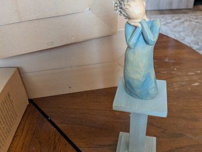Willow Tree Susan Lordi Nativity Set with Creche and Zampognaro in good condition