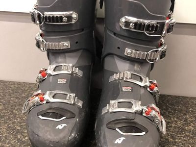 Used Nordica Sportmachine 90R GW 29.0MP Ski Boot