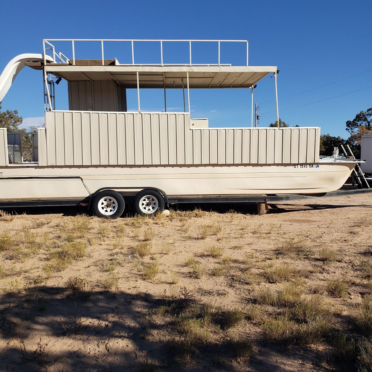 pontoon boat
