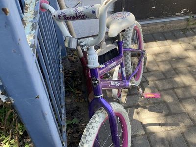 Girls bike