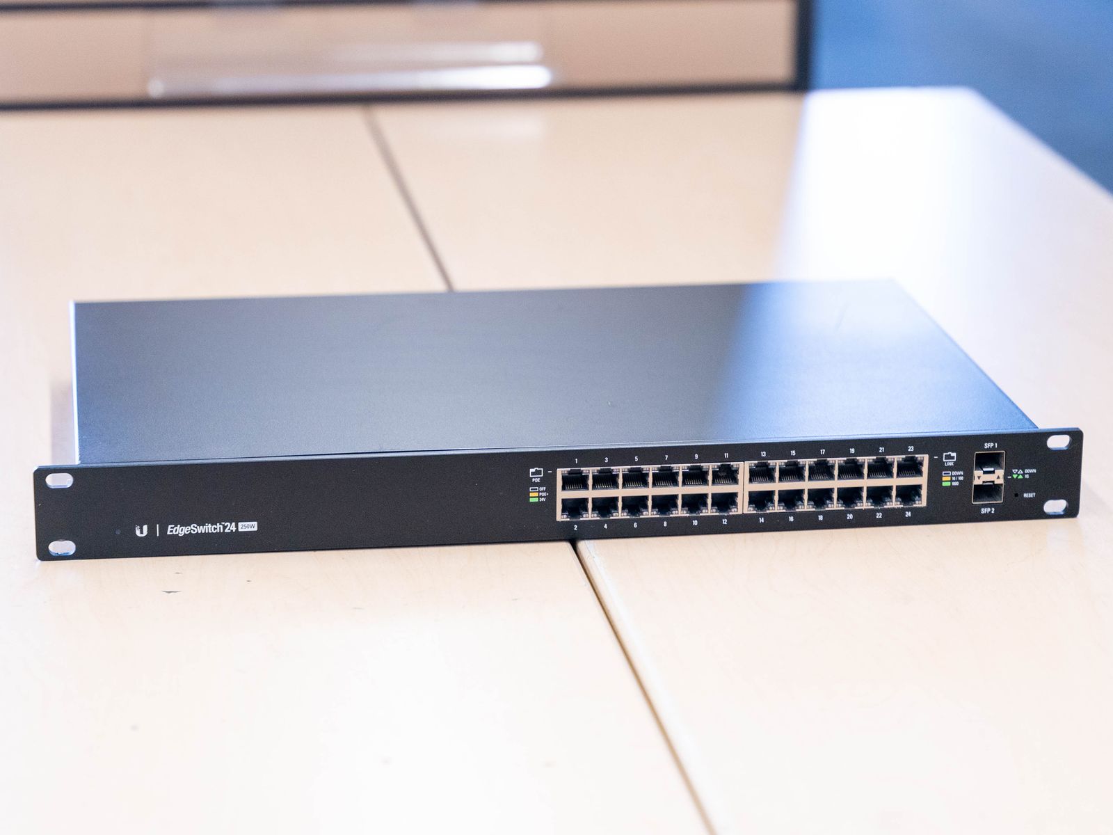 Ubiquiti EdgeSwitch 24 Port 250W PoE Switch