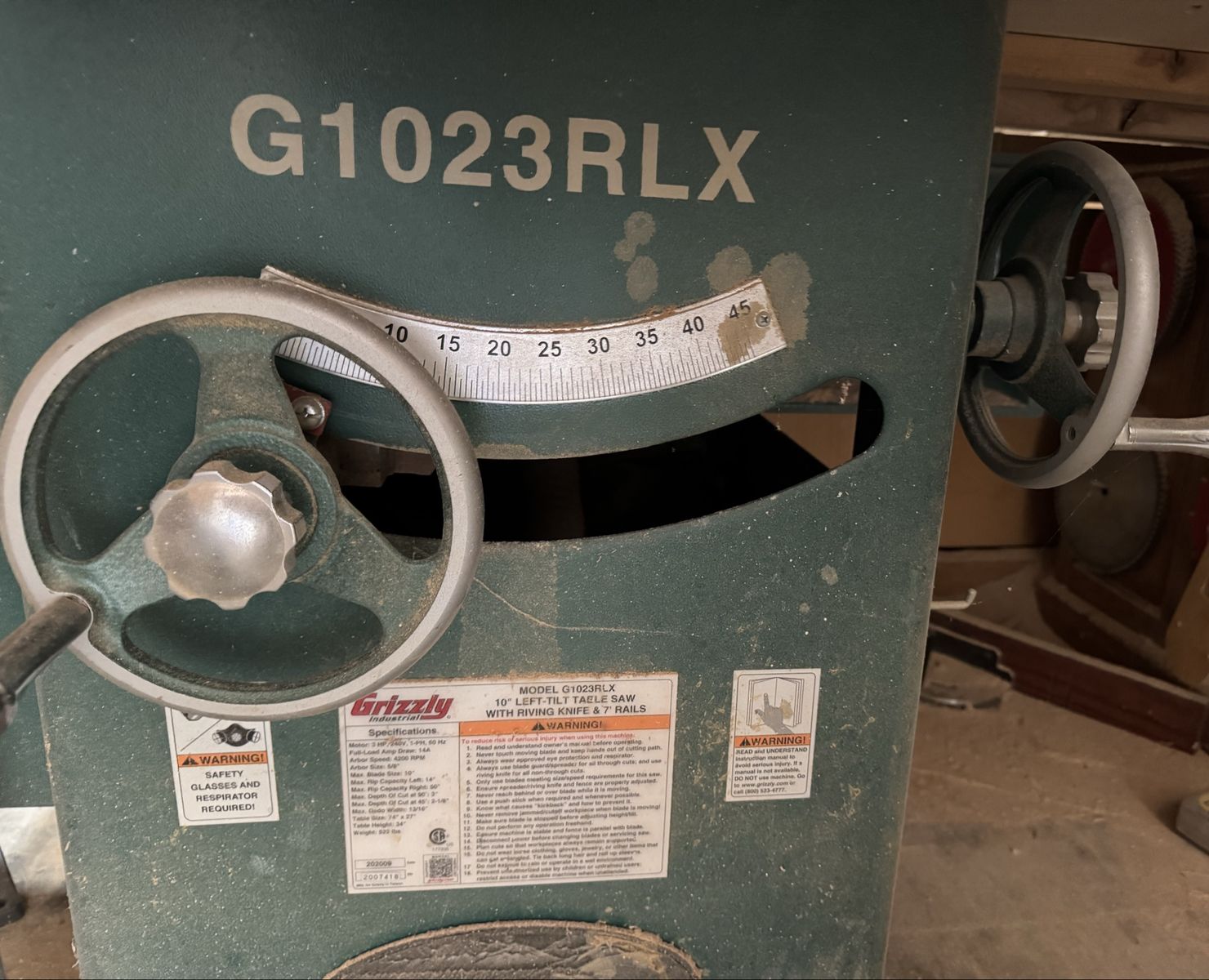 Grizzly Industrial G1023RLX 10" Left-Tilt Table Saw with riving knife and 7' Rails
