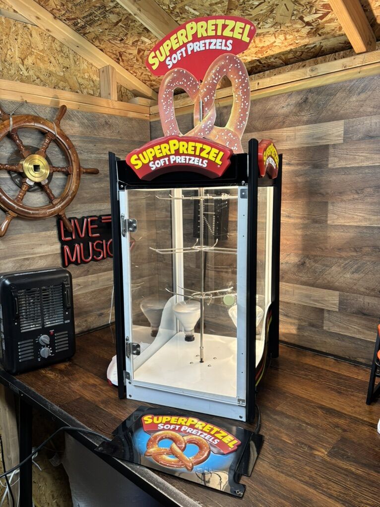 Super Pretzel Soft Pretzel Rotating Warmer Display