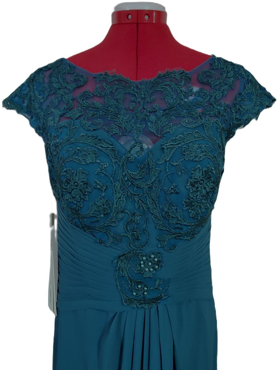 “Make You Pretty More” Women’s Teal Lace Formal Gown – Size 8 – NEW