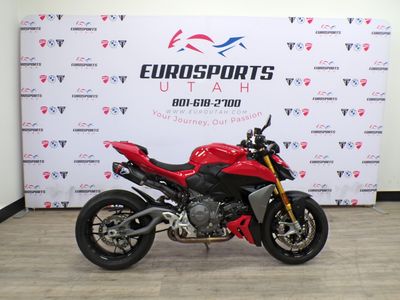 2025 Ducati STREETFIGHTER V2S