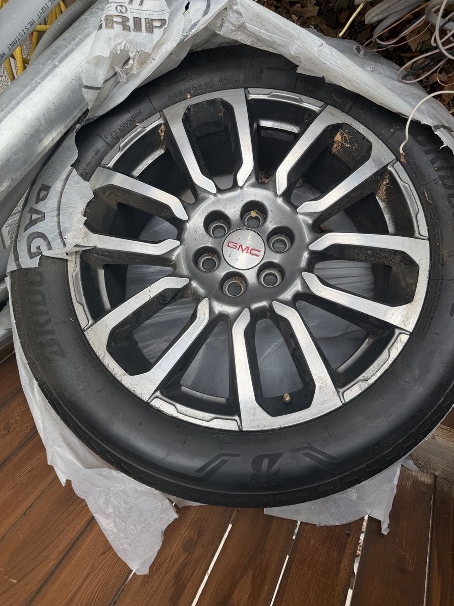Set of 4 GMC Wheels & Bridgestone Tires