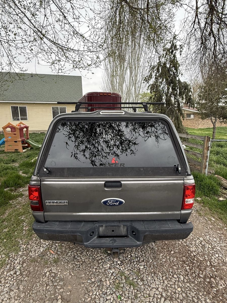 LEER Truck Topper Shell with Thule Roof Rack for Ford Ranger