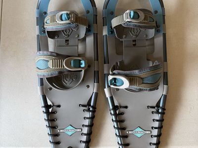L.L. Bean Pathfinder Snowshoes Gray Blue