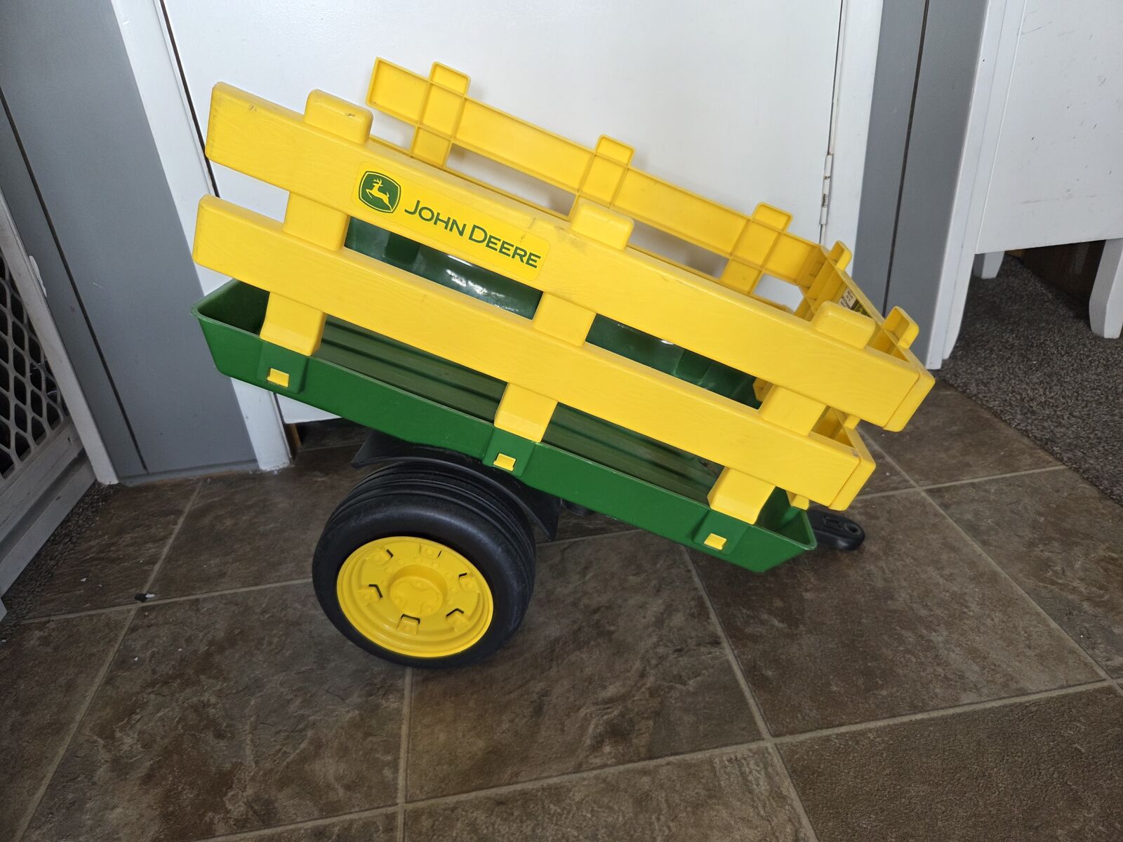 Peg Perego Children's John Deere Stake-Side Trailer, Green & Yellow