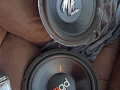 Crunch 2100 watt amp & 2 12s