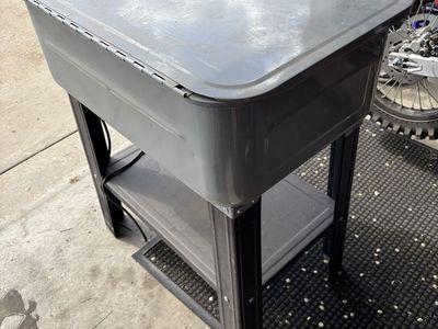 Parts cleaner