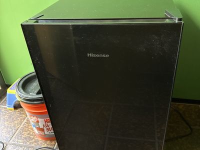 Mini Fridge - works great - no freezer