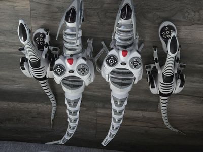 WowWee Roboraptor RC Robot Dinosaur 32″ & 2 WowWee Roboreptile 28" Original Remotes included