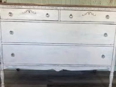 Charming Vintage Chest of drawers