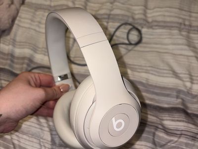 Beats Studio Pro Wireless Over-Ear Headphones - Sandstone
