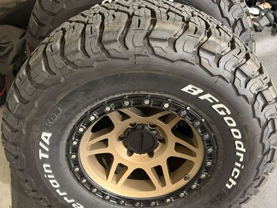 KO3 315/70r17 Method wheels 17x9 -12 6x5.5