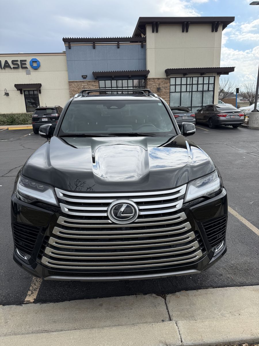 2025 Lexus LX 600 